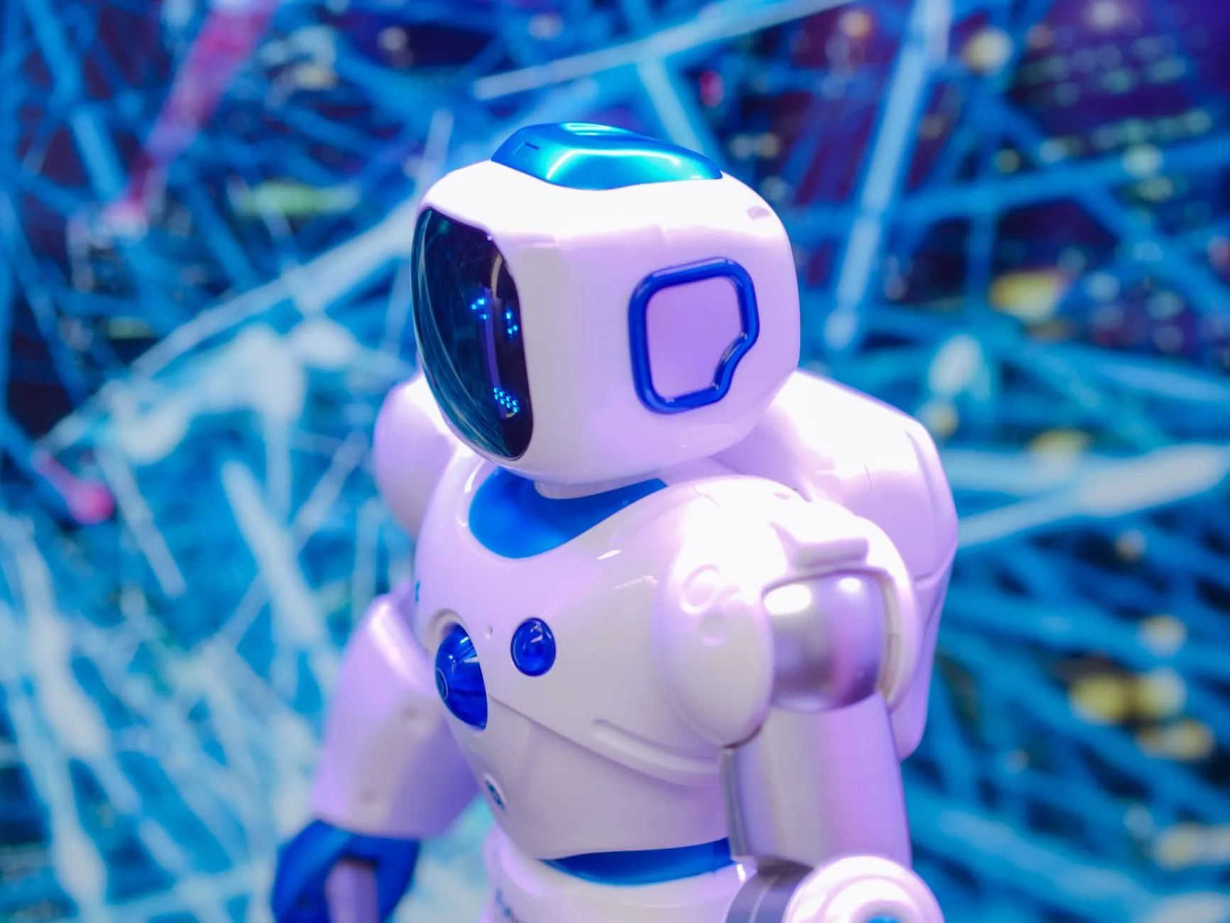 2024年秋冬新款服装鞋帽材质与工艺技术解析
